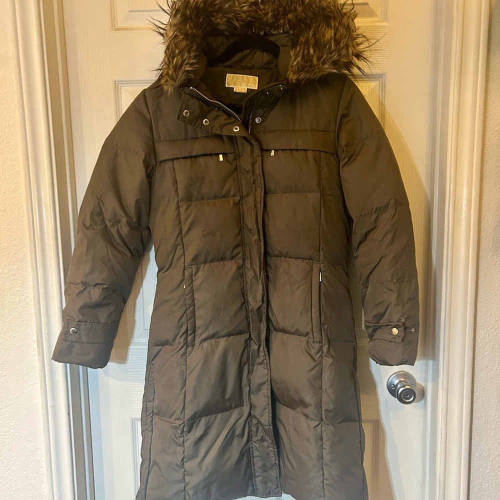 🔥Michael Kors Taupe Puffer Jacket with Removable Faux Fur Trim🔥